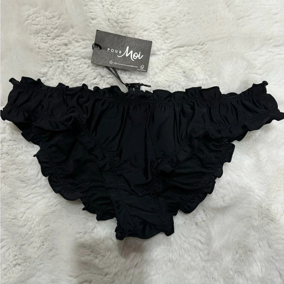 POUR MOI
Free Spirit Frill Brief Black  ( swimwear )
SZ : 8  $26 - Picture 6 of 11